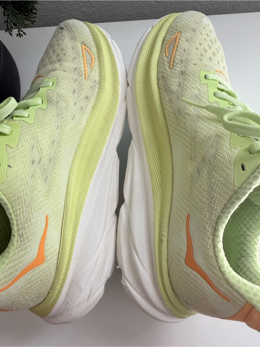 Hoka clifton 9 Women' size 7 Neon Yellow and Light Blue Running Shoes - Picture 8 of 10
